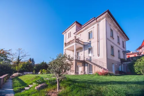 White Lilac Romantic B&B - Adults Only - Homestays