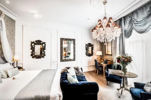 Luxury Boutique Hotel de Castillion