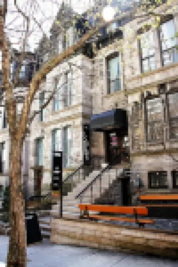 Ambrose House & Cafe - Self Check-in Guesthouse Hotels near McGill University