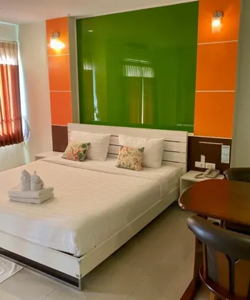 ห้องสแตนดาร์ด เตียงใหญ่ 1 เตียง