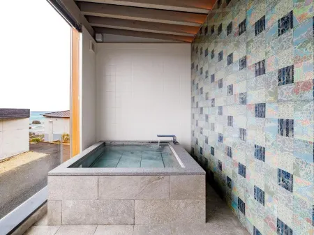 Denpaku the Beachfront Mijora