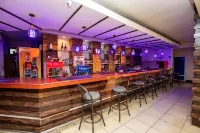 Gold Crest Hotel - bar