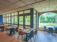 Logis Hotel l'Hôtel des Bains - Salles-la-Source Hotels in Aveyron