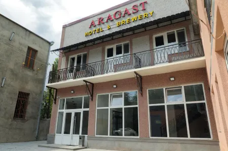 Aragast Hotel Отели в г. Лчашен