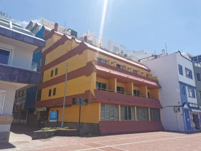 Apartamentos Maype Canteras Hotels near Casa de Colon