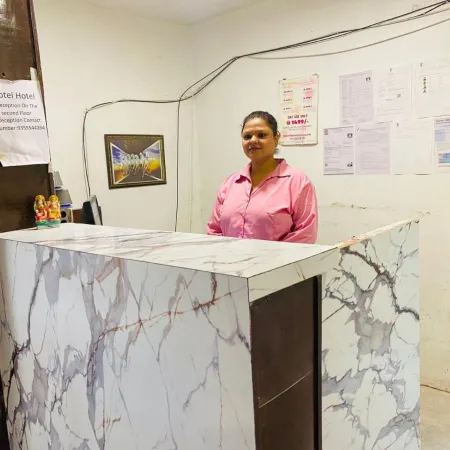 Qotel Express Sandberry Prashant Vihar Отели рядом с достопримечательностью «Северный Дели»