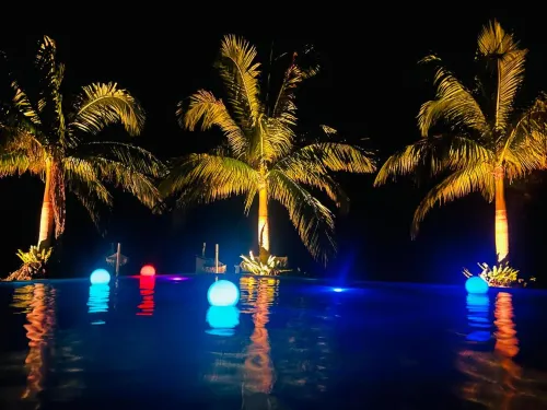UmiOto Miyakojima Guest House with Night Pool - Pensions