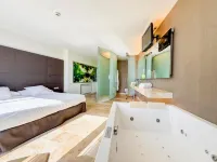 Hotel Jardines de Uleta Suites