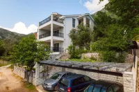 Apartments Castello Risano โรงแรมใน