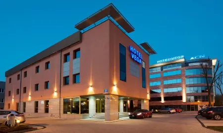 Business Hotel Vega Wrocław Отели в г. Вроцлав