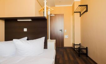 Apple City Hotel