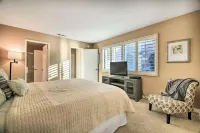 6 Mi to El Paseo Gem with Pool Access!