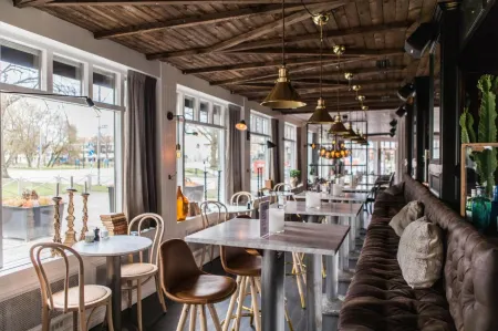 Stadshotellet Lidköping Отели в г. Лидчёпинг