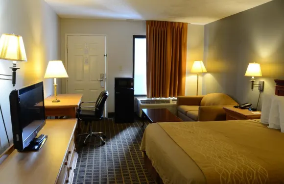 克拉克斯維爾旅館