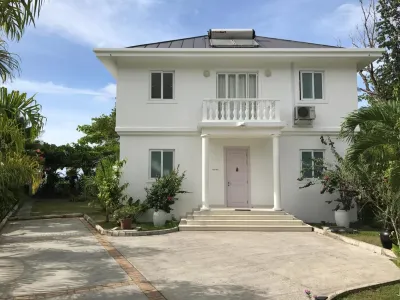 Villa Mimi Beachfront Beau Vallon