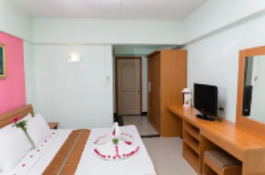 The Garden Place Bangkok (Ngamwongwan)