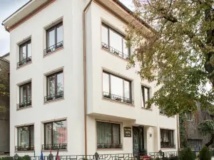 Vila Paris Boutique Hotel