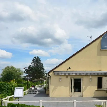 Logis - Hôtel & Restaurant des Lacs Paris Sud