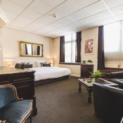 Queen Hotel Hotels in der Nähe von Area 51 Skatepark
