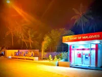 La Isla Tropica Hotels near Guraidhoo