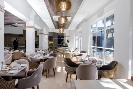 Holiday Inn Mutare Отели в г. Мутаре