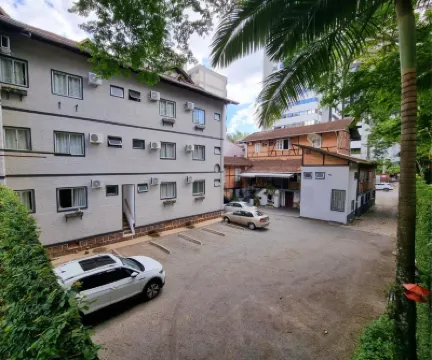 Hotel Hermann Hotel berhampiran Victor Konder Square