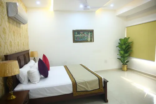 Gulberg Suites - 3-Star