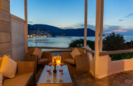 Karavos Sea View Apartments