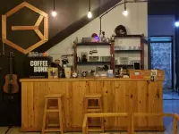 CoffeeBunk Hostel Hôtels à : Karawaci