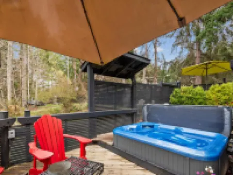 Salt Spring Carriage House B&B Hotels in Salt Spring Island