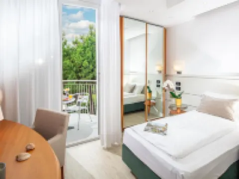 Park Hotel Hotels near Beach Office 1 - Dutch Flag