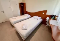 Halte Hotel Hotels in Asnieres-la-Giraud