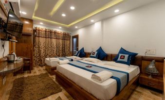 Hotel Akbar at Dal Lake Ghat Number 1