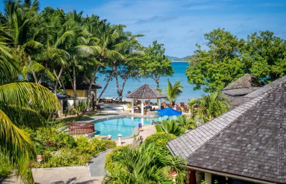 卡斯特羅沙灘酒店