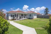 Amooran Oceanside Apartments & Motel Hotel di Narooma