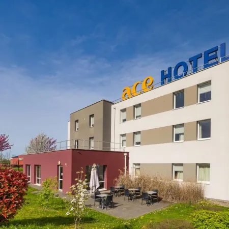 Ace Hotel Troyes Отели рядом с достопримечательностью «Стадион «Стад де л’Об»»
