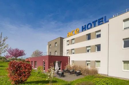 Ace Hotel Troyes Отели в г. Ла-Ривьер-де-Кор