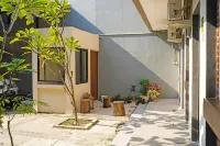 Capital O 1898 Louise Place Hotel a Bojongherang