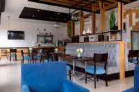 Zafra's Hotel - parking