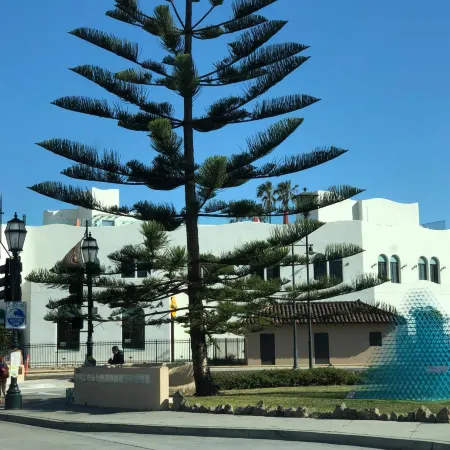 Ala Mar by the Sea