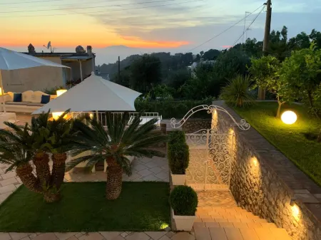 Bettola del Re Home Boutique b&b Отели рядом с достопримечательностью «Monte Solaro»