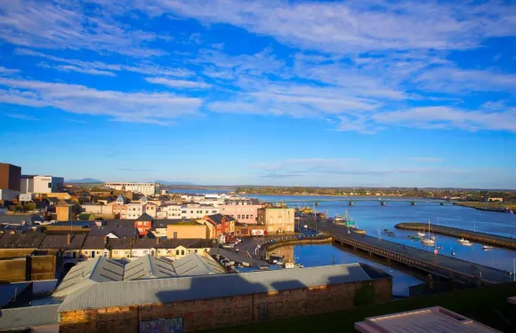 石橋塔爾伯特套房酒店