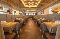 Hotel Weiher Green Lake Hotels in Chienes