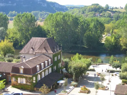 Hostellerie du Passeur - Hôtel & Restaurant - Climatisation et Piscine chauffée Hotel di Les Eyzies-De-Tayac-Sireuil
