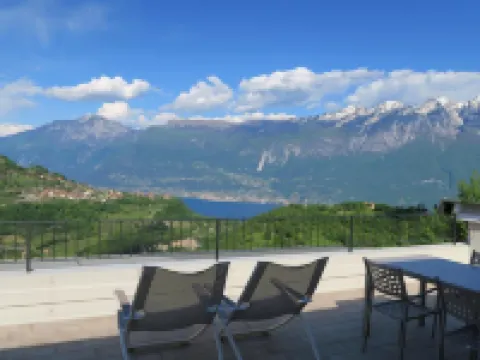 Oasi Da Vinci Lake Garda View Apartments Hoteles en Tignale