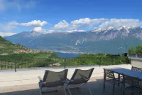 Oasi Da Vinci Lake Garda View Apartments