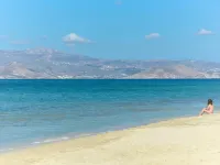 Plaka Hotel I โรงแรมใกล้หาด Plaka Beach