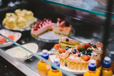 The Farnham Arms Hotel Отели рядом с достопримечательностью «Киллешандра Луп Уолк»