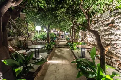 Médousa Bistrot & Suites Отели рядом с достопримечательностью «Катанские ворота (Порта Катания)»