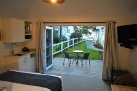 Hananui Lodge and Apartments Hotel a Russell